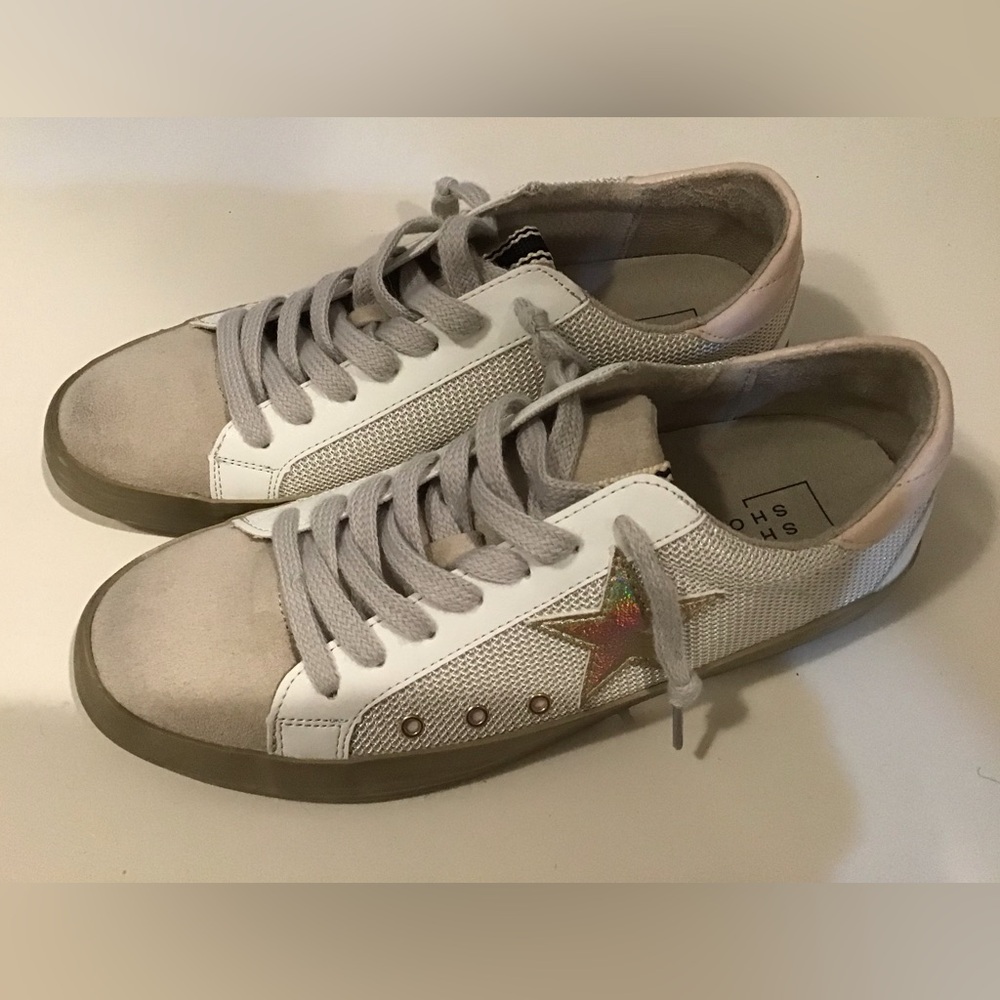 ShuShop Womens Sneakers - Sz 8 1/2